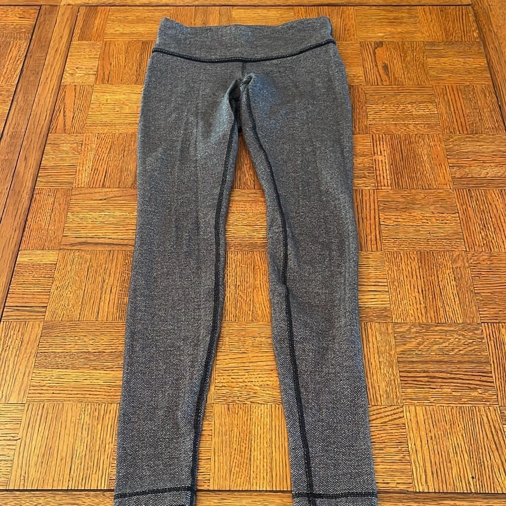 Lululemon Wunder Under houndstooth print size 4 - Picture 2 of 5